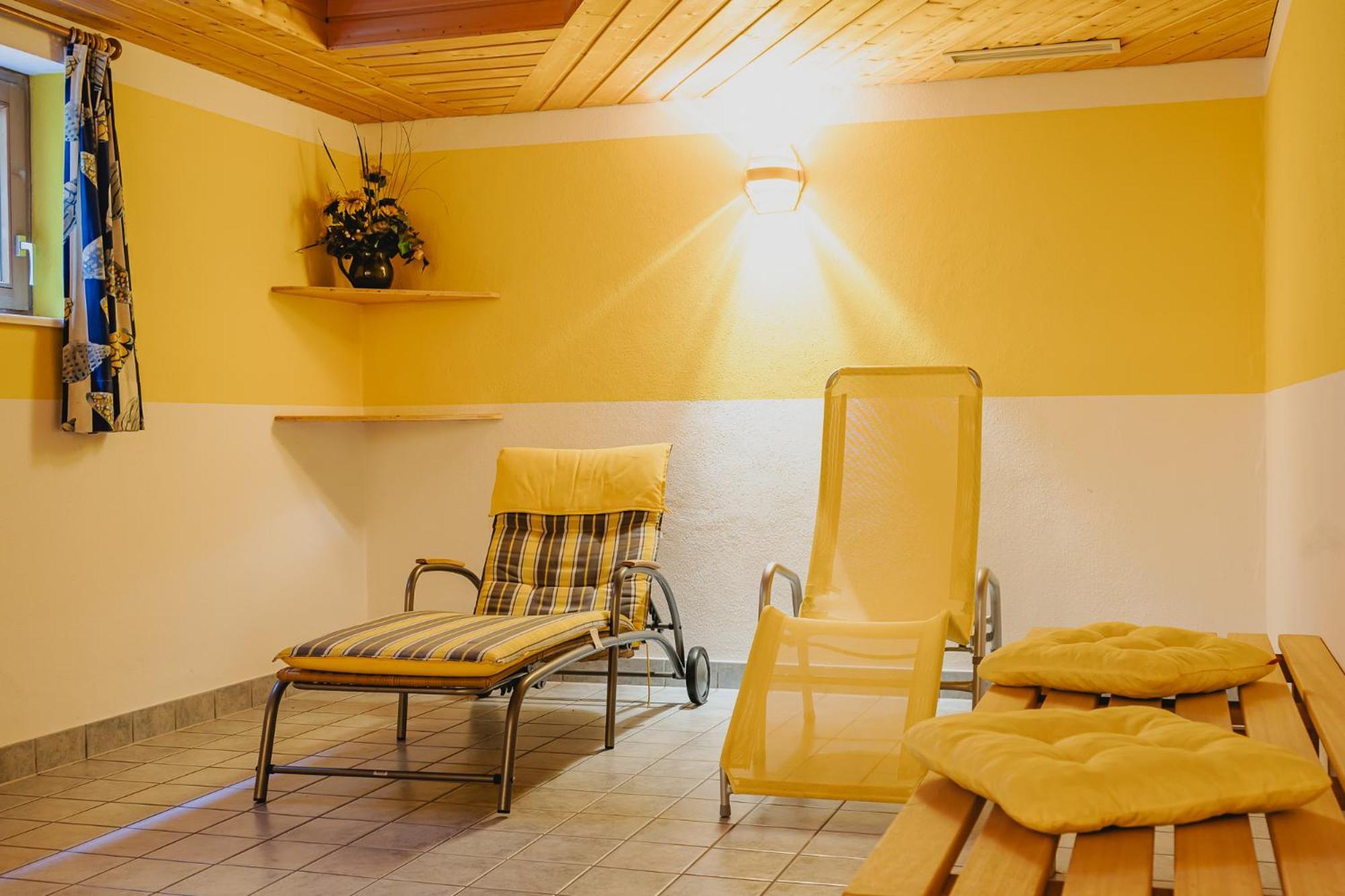 Hotel Hachinger Hof Oberhaching Buitenkant foto