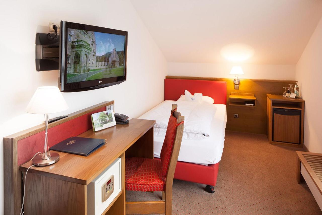 Hotel Hachinger Hof Oberhaching Buitenkant foto