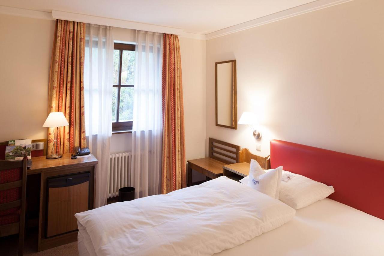 Hotel Hachinger Hof Oberhaching Buitenkant foto