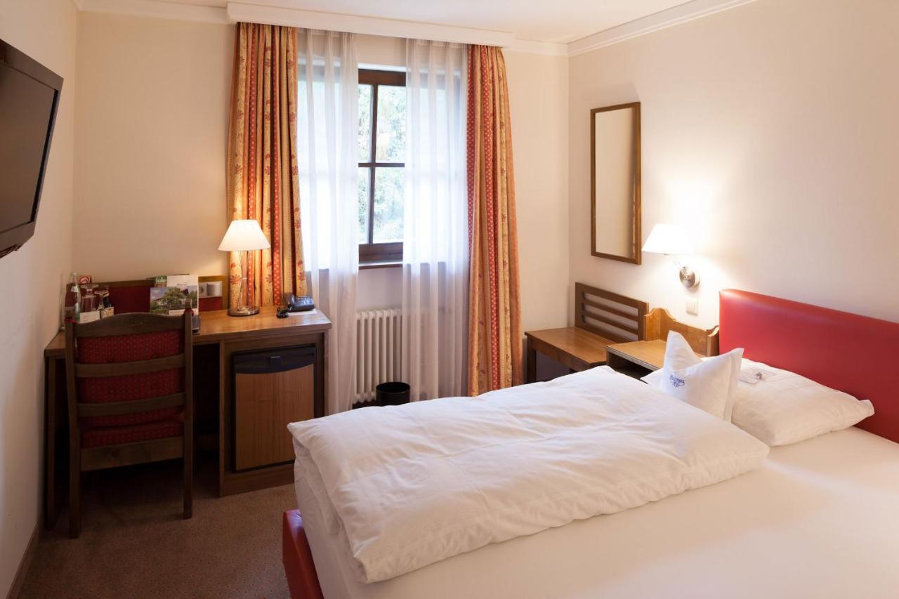 Hotel Hachinger Hof Oberhaching Buitenkant foto